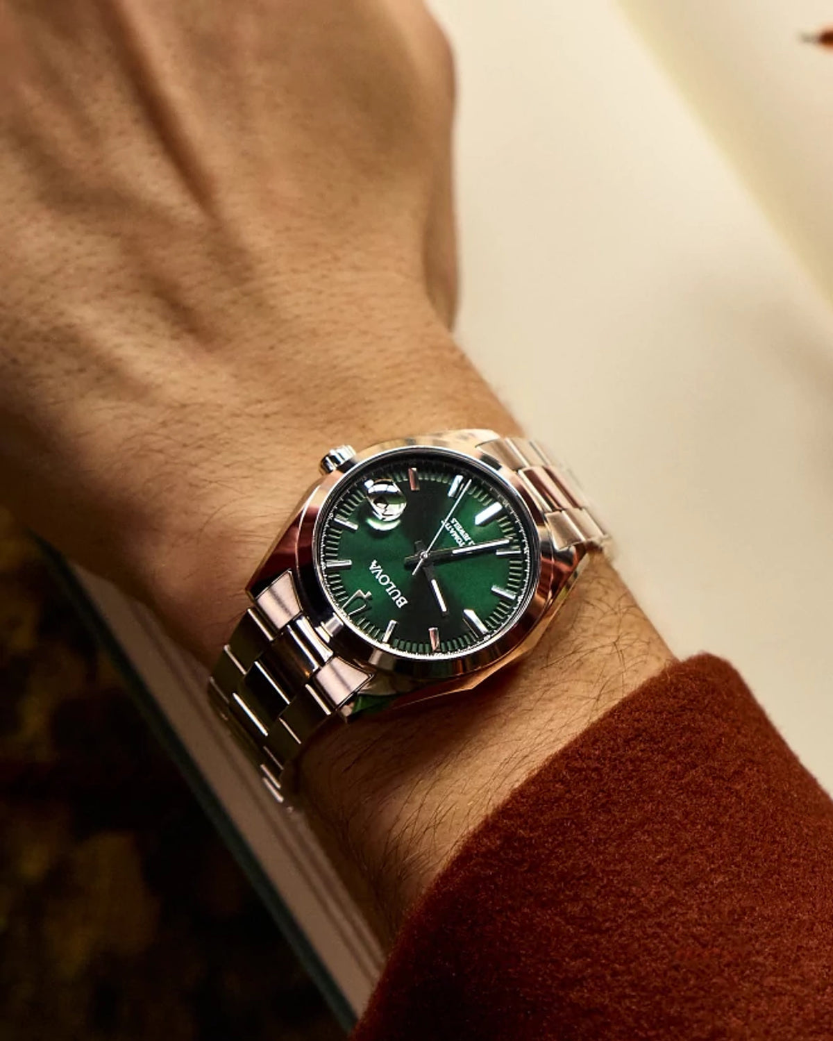 Bulova Surveyor 96B429 — detail view — Bulova at MEDIUM