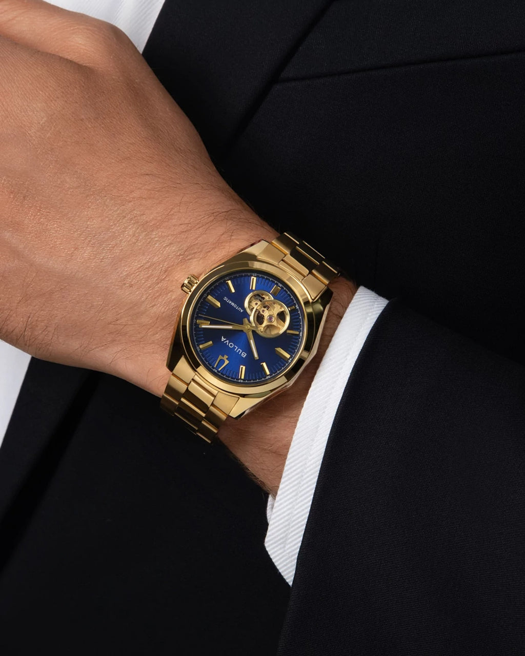 Bulova Surveyor 97A203 — detail view — Bulova at MEDIUM