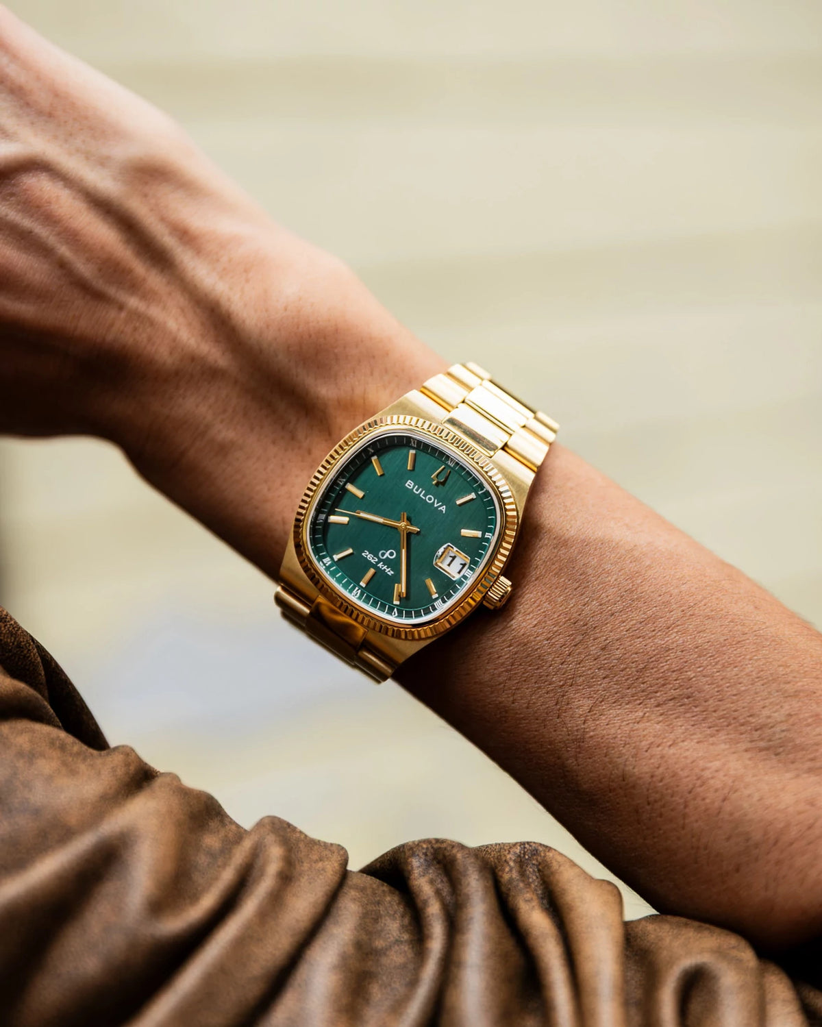 Bulova Super Seville 97B237 — detail view — Bulova at MEDIUM