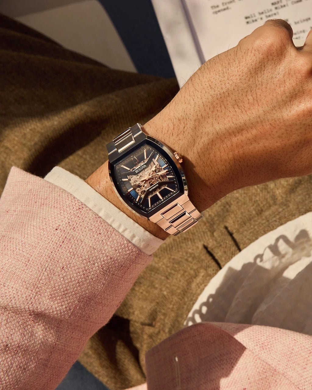 Bulova Maquina 98A319 — detail view — Bulova at MEDIUM