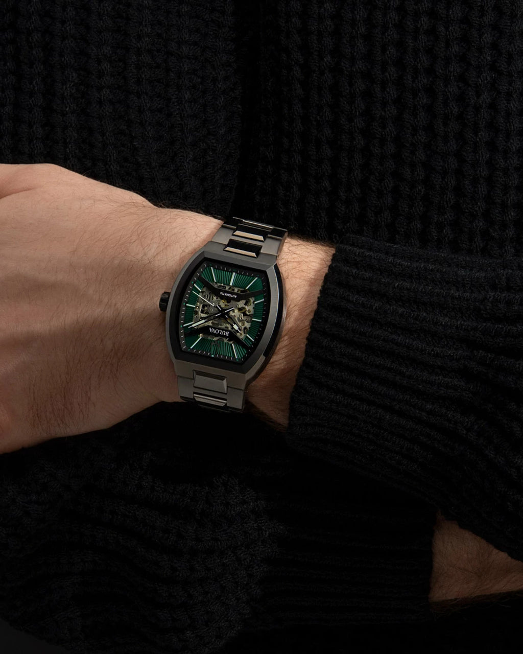 Bulova Maquina 98A321 — detail view — Bulova at MEDIUM
