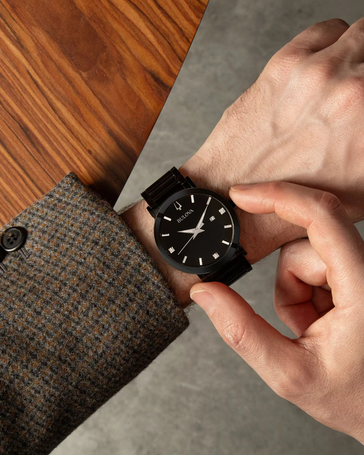 Bulova Futuro 98D144 — detail view — Bulova at MEDIUM